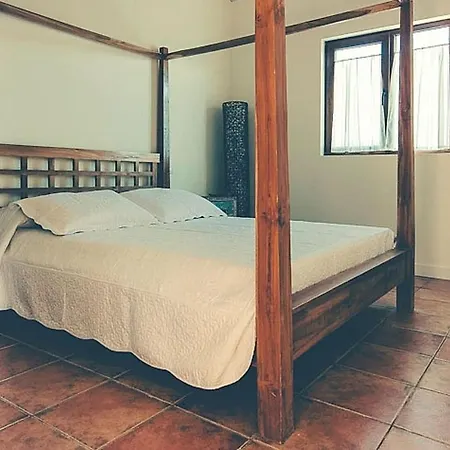 Charming House + Pool * Каньямеро