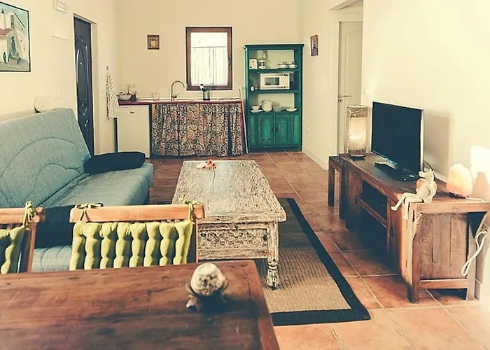 Charming House + Pool